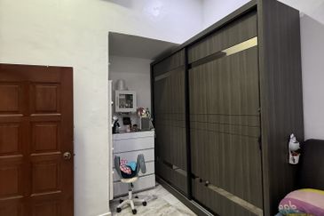 Taman Tepi Sungai ( Taman Teluk Pulai Indah )