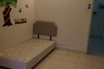 Ayu Qaseh, Alam Nusantara