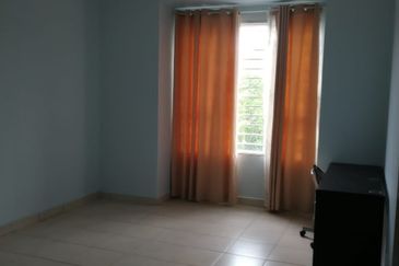 Ayu Qaseh, Alam Nusantara