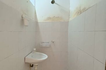 *Low Cost investment for First Time House Buyer* Bukit Tinggi 1 Low Cost Flat