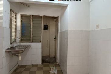 *Low Cost investment for First Time House Buyer* Bukit Tinggi 1 Low Cost Flat