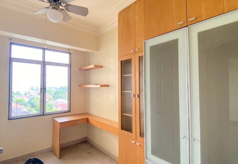 Bungaraya Kondominium, Saujana Subang