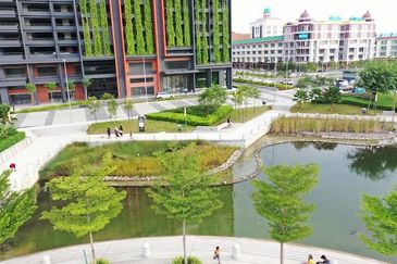 Gravit8 @ Klang South