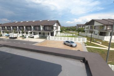 Arahsia Residences, Tropicana Aman