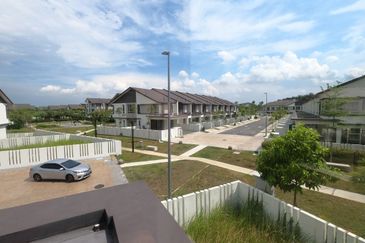 Arahsia Residences, Tropicana Aman