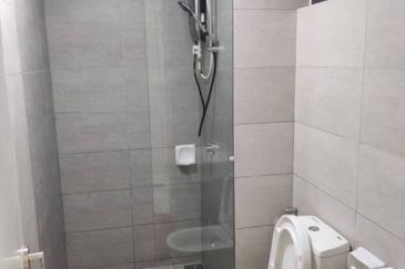 Gravit8 @ Klang South