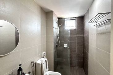 Adria Residence @ Gravit8