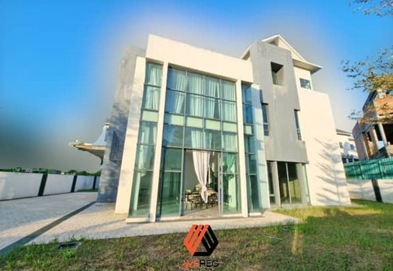 Kristal Court, Seksyen 7