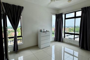 Seri Austin Luxury Apartment