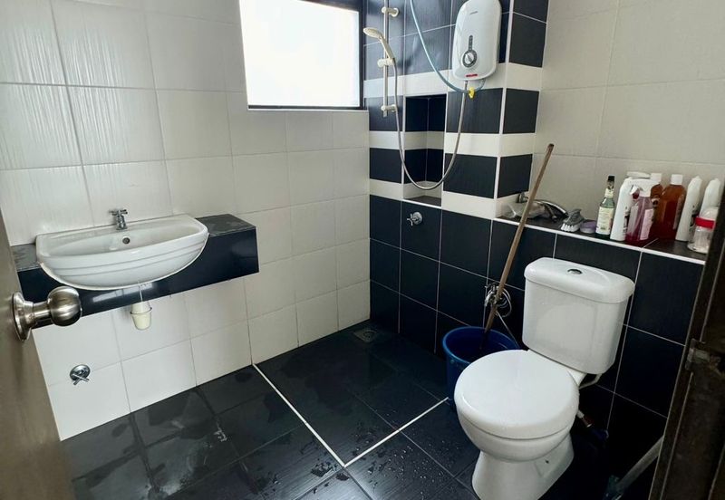 Seri Austin Luxury Apartment