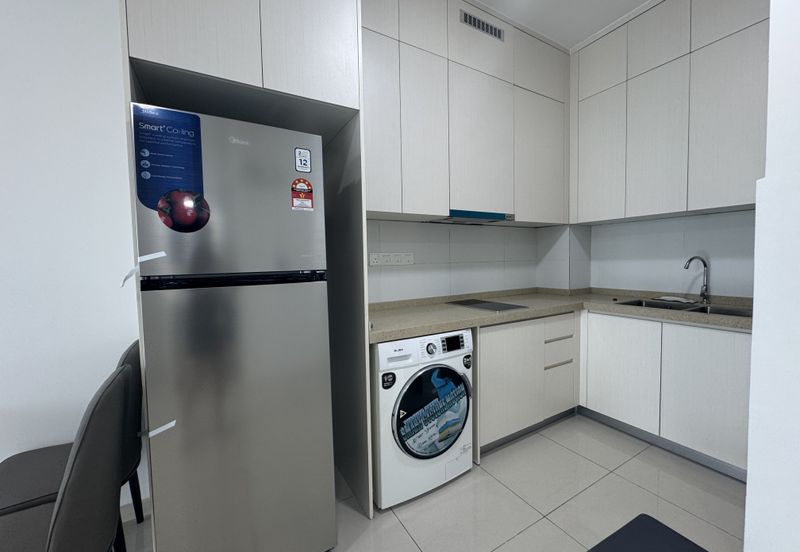 The M @ Medini Macrolink