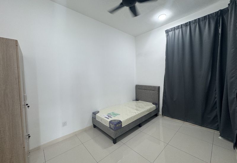 The M @ Medini Macrolink