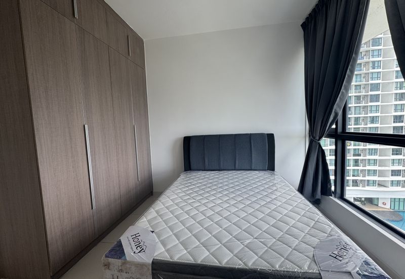 The M @ Medini Macrolink