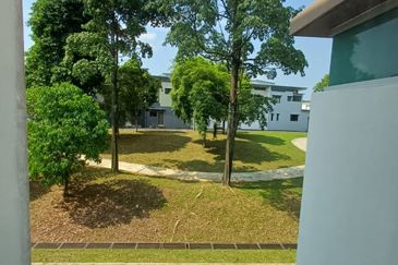 Double Storey Superlink House at Horizon Hills For Sale