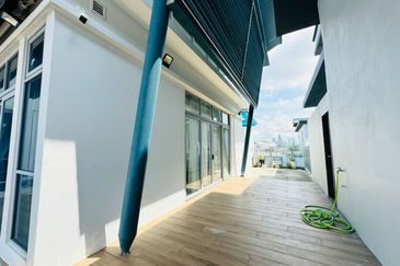 Somerset Puteri Harbour