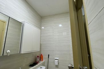 D'Summit Residences @ Kempas Utama