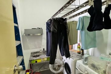 D'Summit Residences @ Kempas Utama