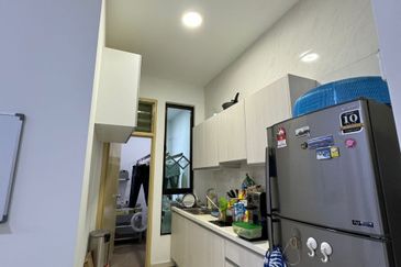 D'Summit Residences @ Kempas Utama