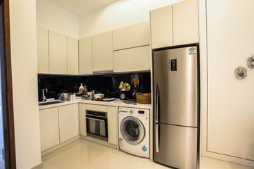 The M @ Medini Macrolink