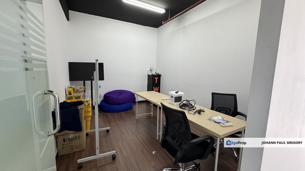 Renovated and move in condition office for rent at Oasis Square Ara Damansara, Selangor, Ara Damansara