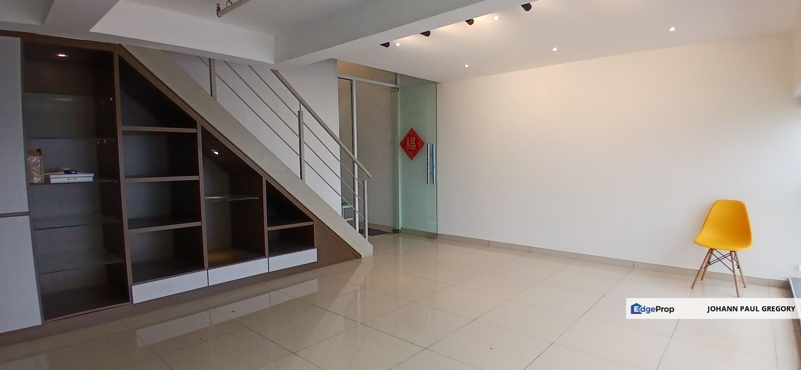 Nicely renovated duplex office for rent Pinnacle PJ (Near LRT), Selangor, Petaling Jaya