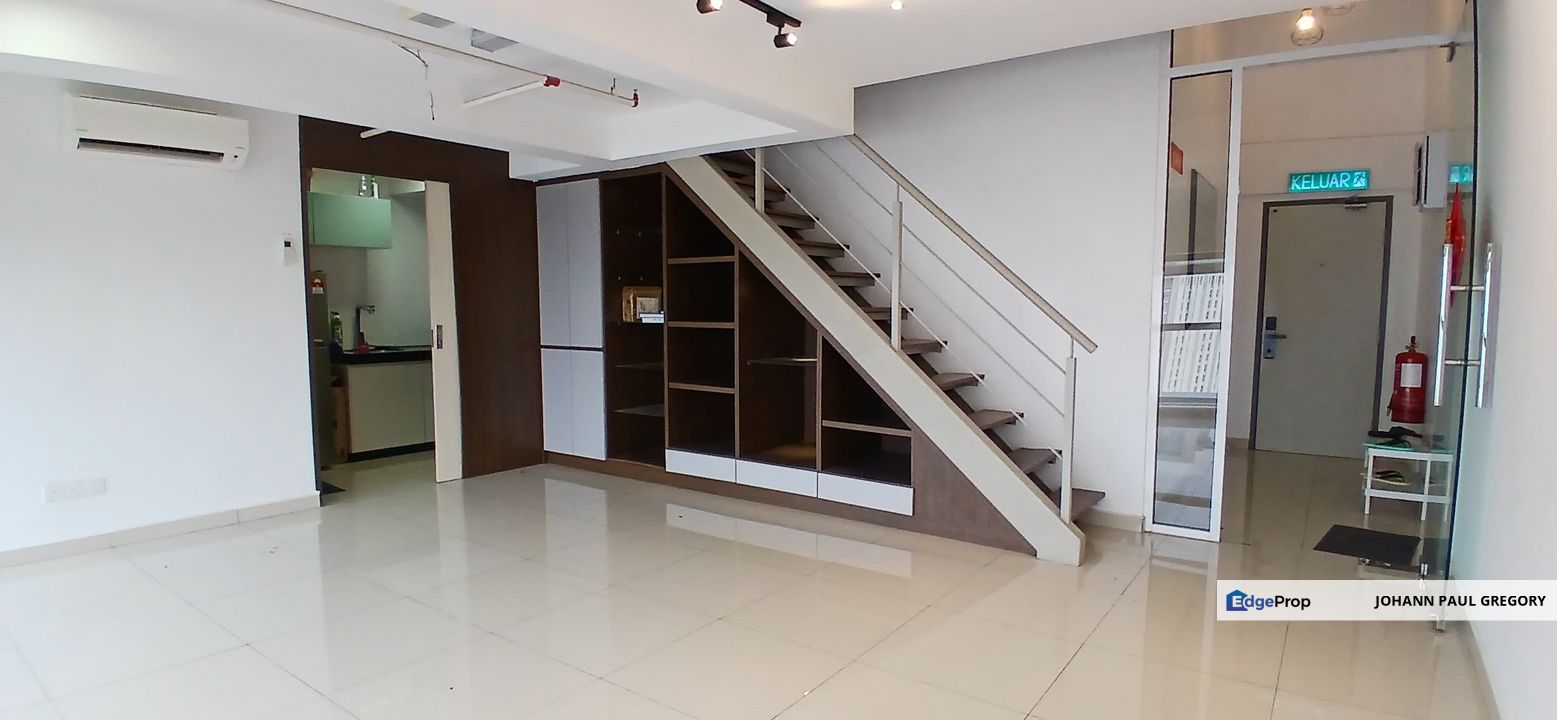 Nicely renovated duplex office for rent Pinnacle PJ (Near LRT), Selangor, Petaling Jaya