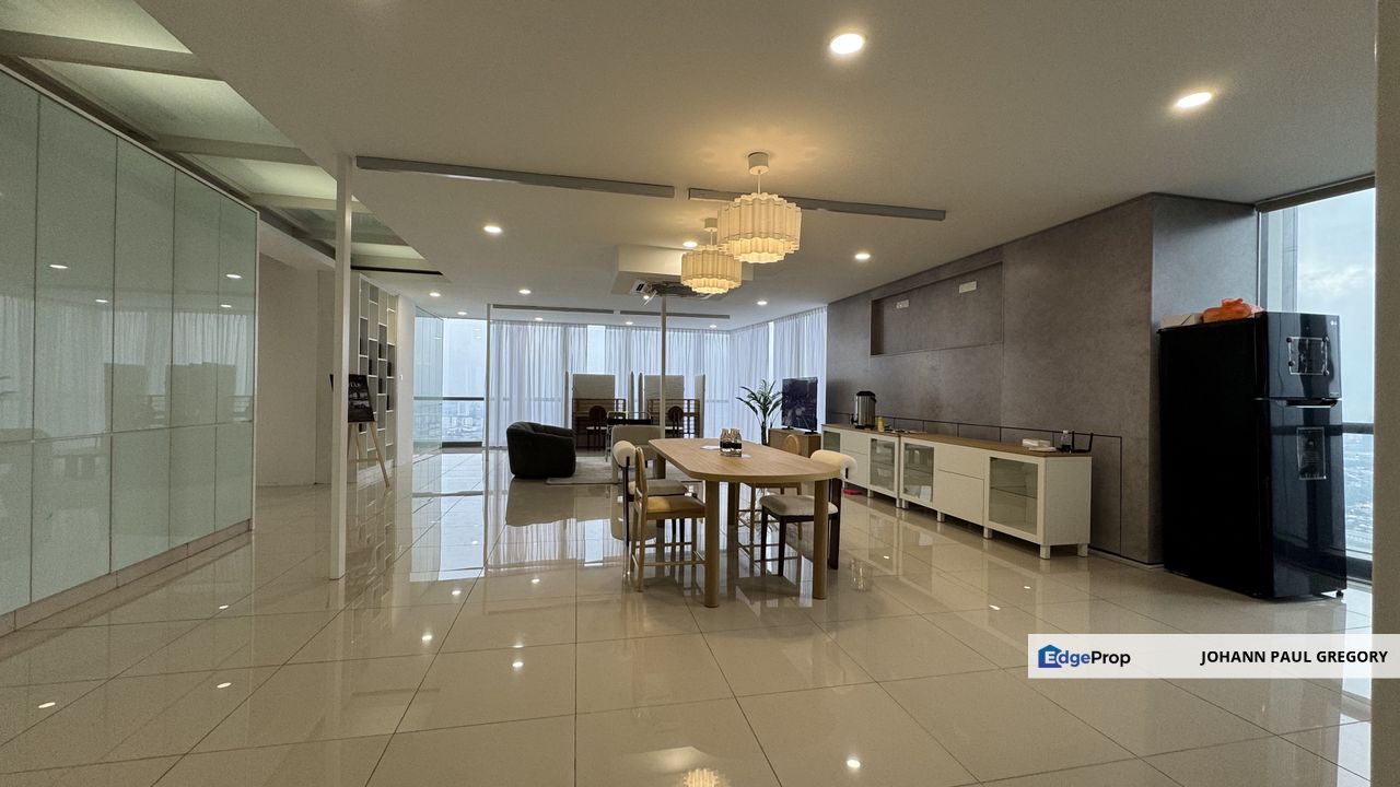 Extensive renovated huge office (Move-in ready) for rent Pinnacle PJ (Near LRT), Selangor, Petaling Jaya