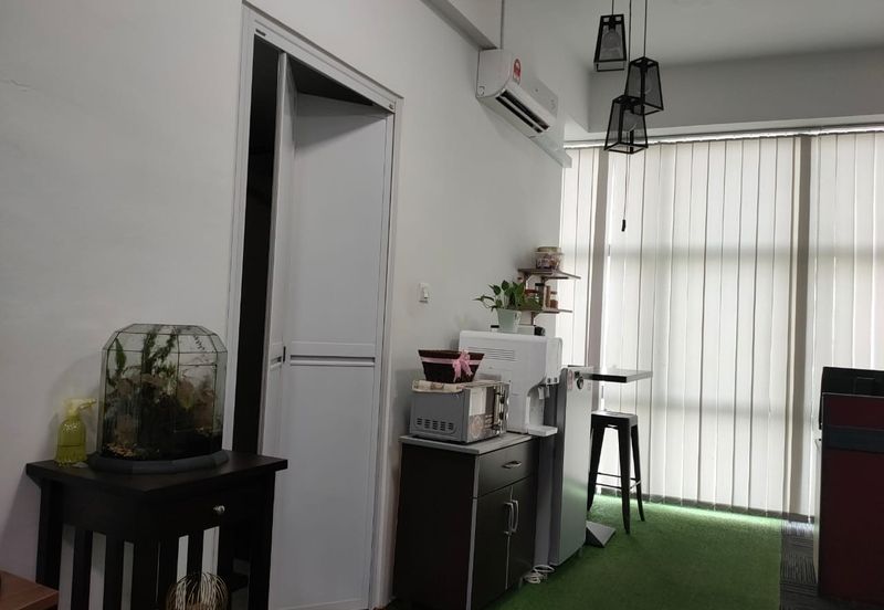 Kenwingston Square Garden