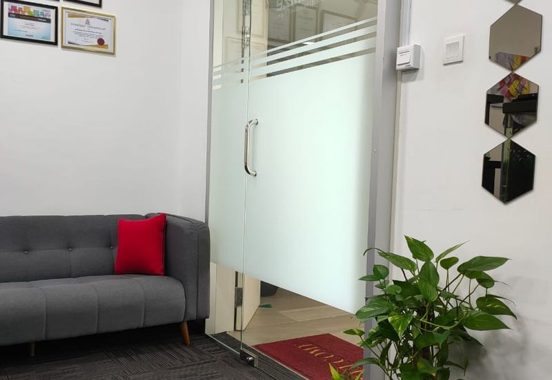 Kenwingston Square Garden