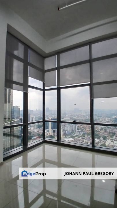 Brand new Blinds and Lighting plus very convenient SOHO in Pinaccle Petaling Jaya for Rent, Selangor, Petaling Jaya