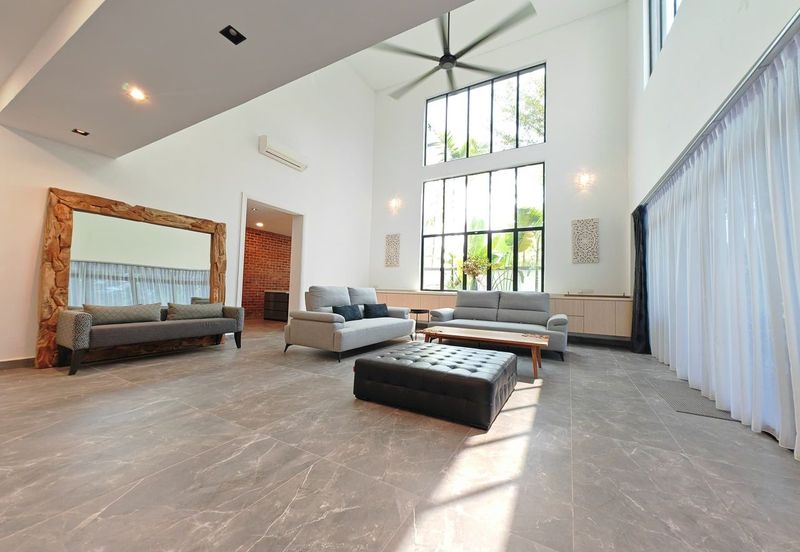 Maple Red, Adda Heights