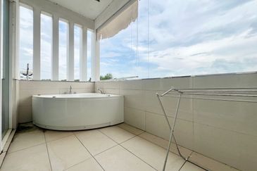 Isola Villa @ Senibong Cove