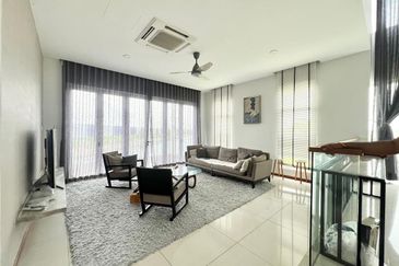 Isola Villa @ Senibong Cove