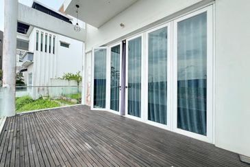 Isola Villa @ Senibong Cove