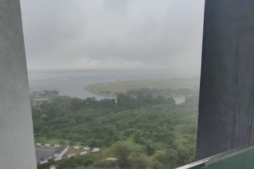 Meridin Bayvue Apartment