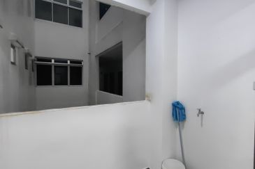 Meridin Bayvue Apartment