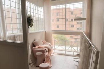 Strategik Lokasi,Mampu milik dan 10 min jalan kaki ke LRT station,Pangsapuri Lotus@Puchong