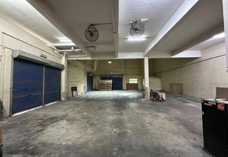 2.5 Storey Semi-D Factory, Pjs 5, Taman Desaria, Petaling Jaya Factory for Rent