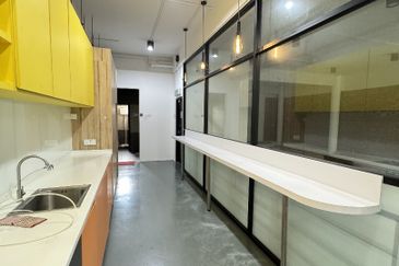 i32 Puchong Industrial Park