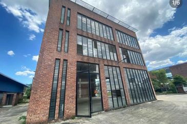 Bandar Pinggiran Subang