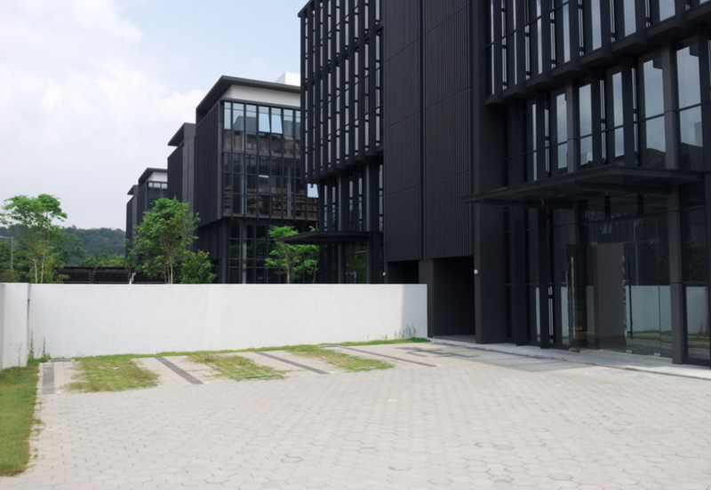 3 Storey Semi-D Factory at Omni 01, Kota Damansara For Rent