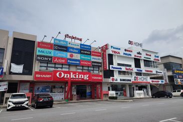 Triana @ Tropicana Amans