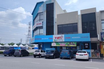 Triana @ Tropicana Amans