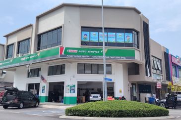 Triana @ Tropicana Amans