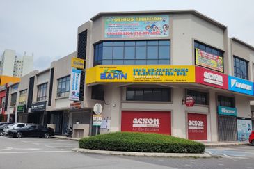 Triana @ Tropicana Amans