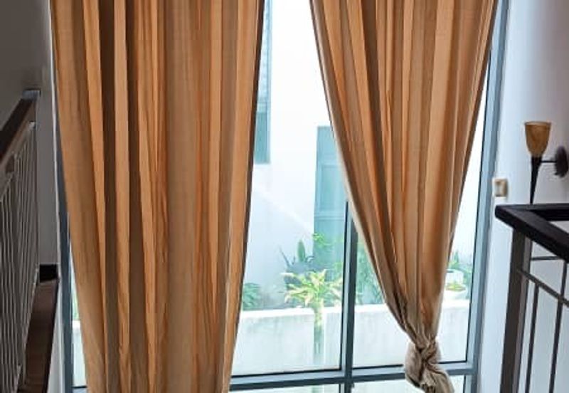 Summerglades, Perdana Lakeview West