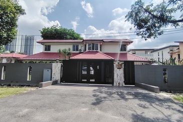 Salak South Garden [9500sf] Detached Bungalow House 9500sf