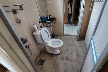 Jalan Spektrum U16 @ Taman Bukit Subang