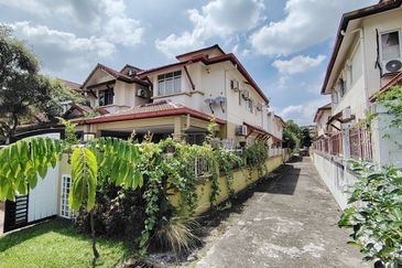 Jalan Spektrum U16 @ Taman Bukit Subang