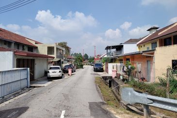 Seksyen 1A Petaling Jaya 2 Storey Terrace House